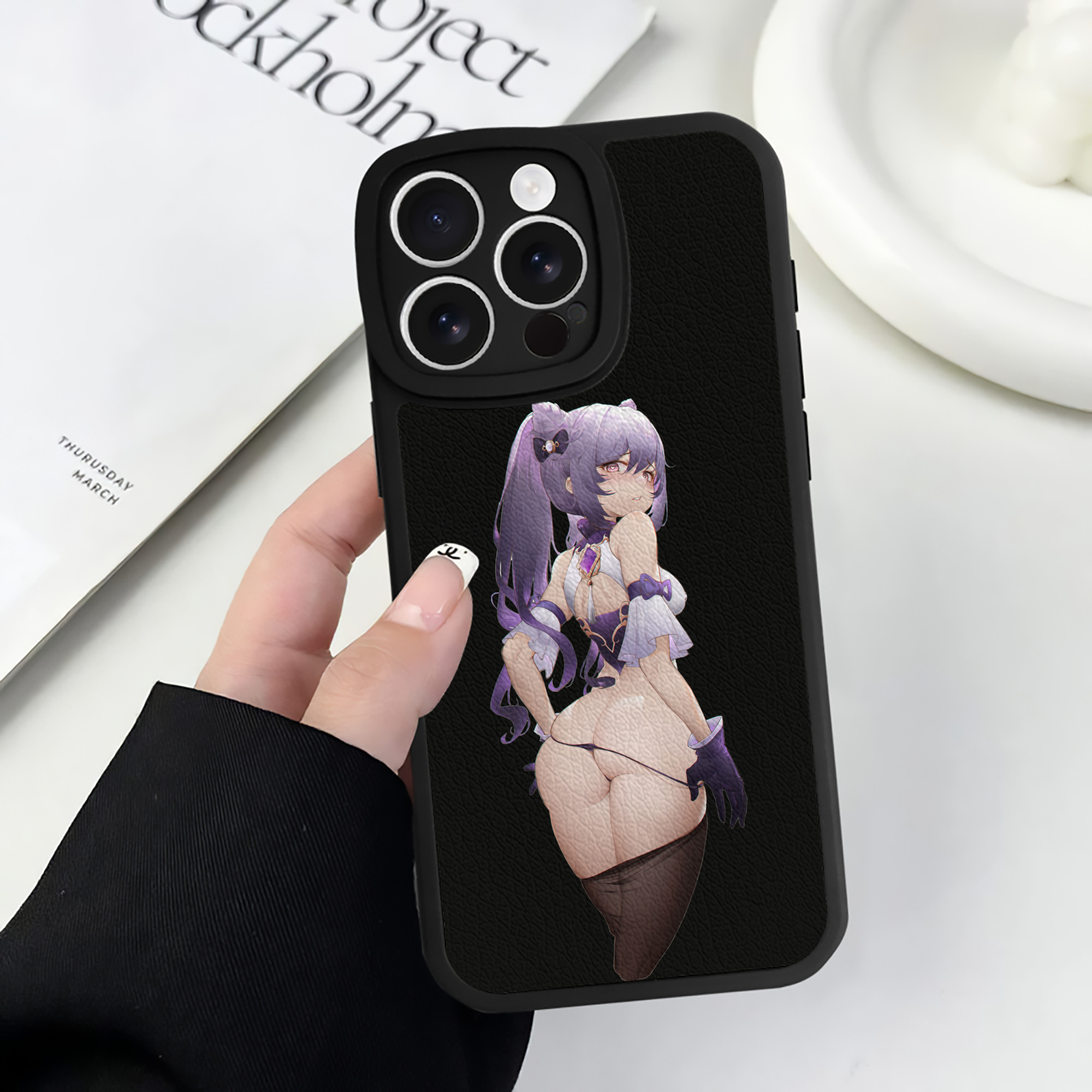 げんし神 刻晴 こくせい genshin Kokusei 【iPhone 16シリーズ対応】シリコンスマホケース（レザー調） 材質：シリコン